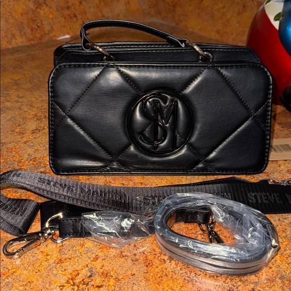 Steve Madden Black Crossbody Bag - Picture 1 of 8